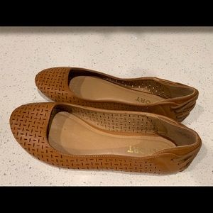 Report Women’s flats, size 8